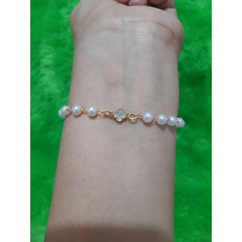 Gelang Tali Mutiara Variasi Vanclieef Putih 0,2gram Semar Nusantara