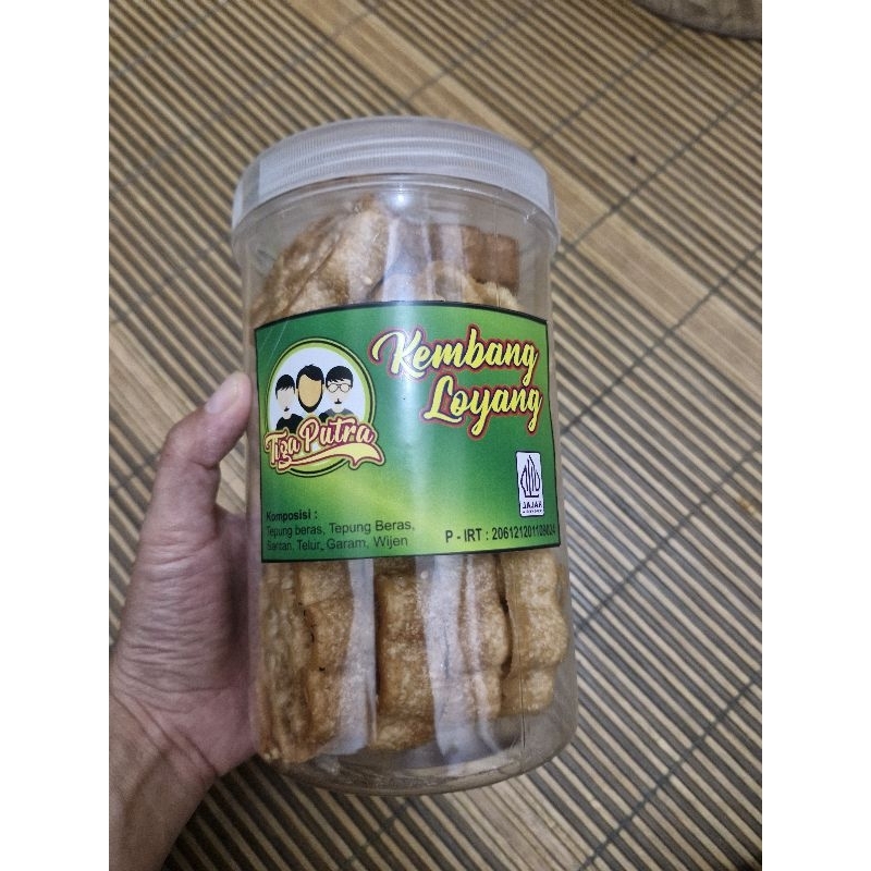 

Kembang Goyang Manis Tiga Putera
