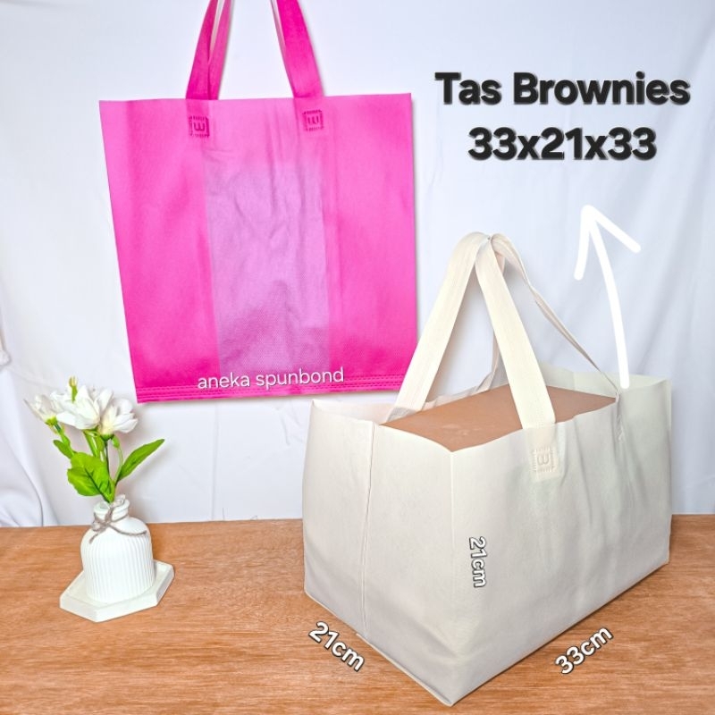 

Goodiebag Bakery 33x21x33 Tas Spunbond Brownies premium