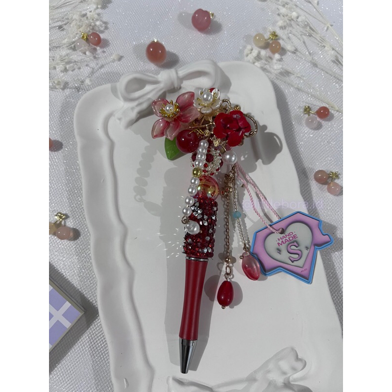 

DIY Pen Red with Dangly and Flowers / Pen Cantik / Beaded Pen