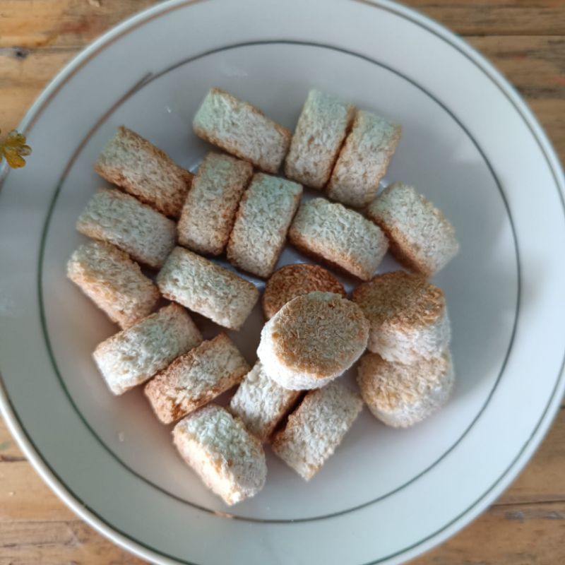 

Kue kering manis Sagon O khas bandung