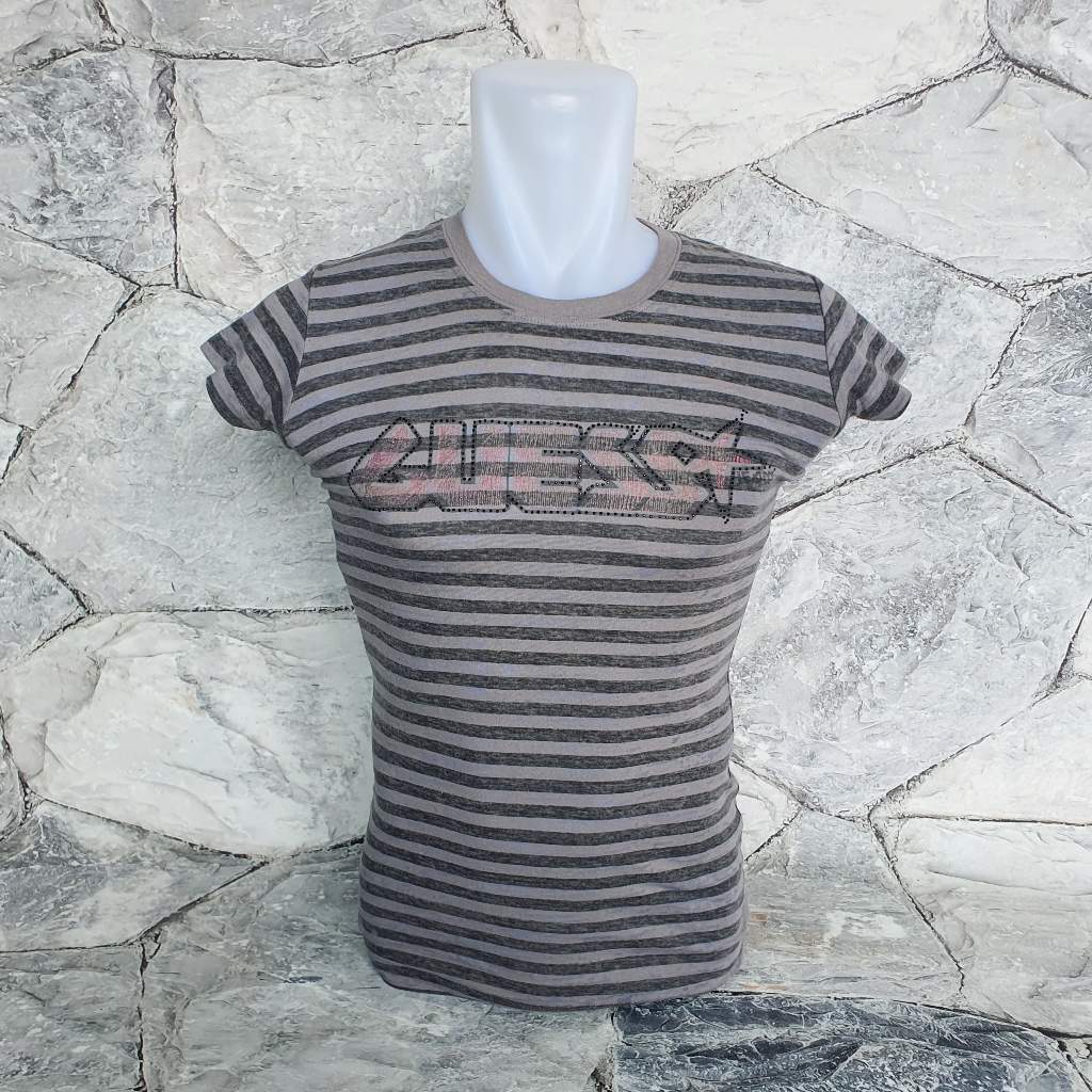 Baju Kaos Wanita / Anak GUESS - Size S / LD 42 cm - Original - Second