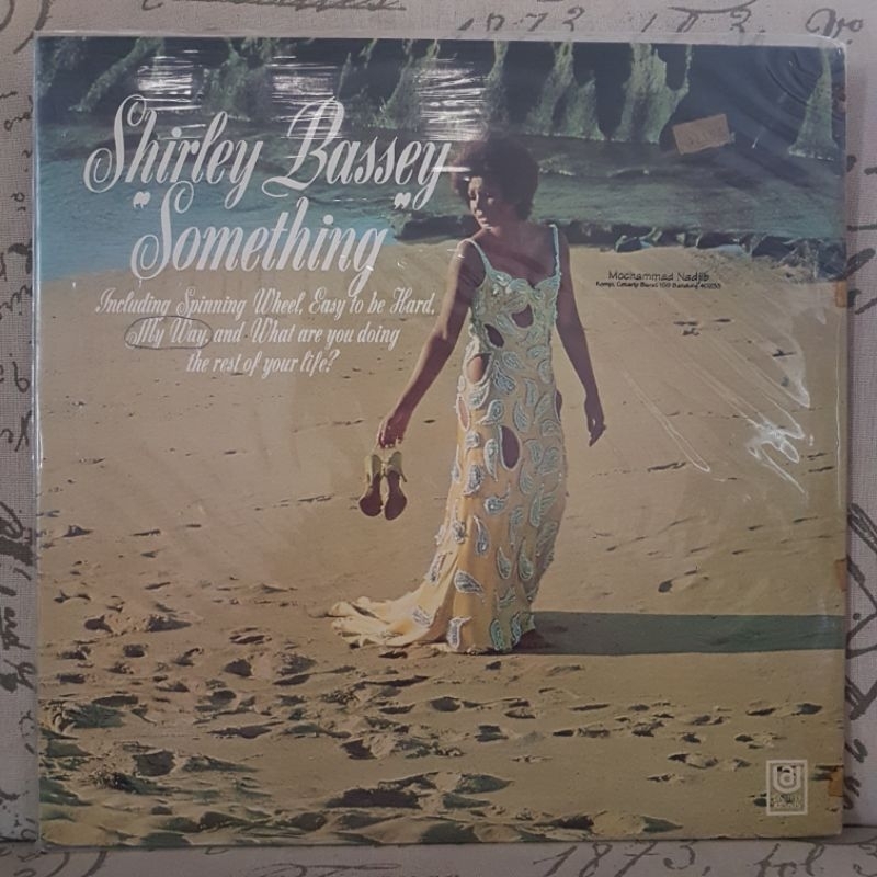 Vinyl Piringan Hitam 12 inch Shirley Bassey - Something