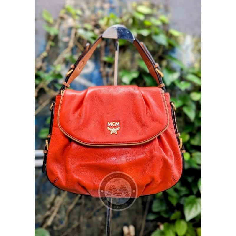 [Free gift tumbler kaca Uniqlo warna ungu] Authentic MCM Visetos leather cross-shoulder bag