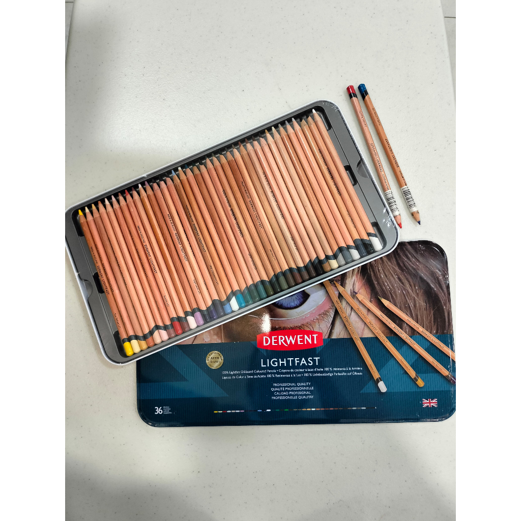 

Gramedia Tunjungan : Derwent Lightfast 36 Pencil Color Metal Tin Set