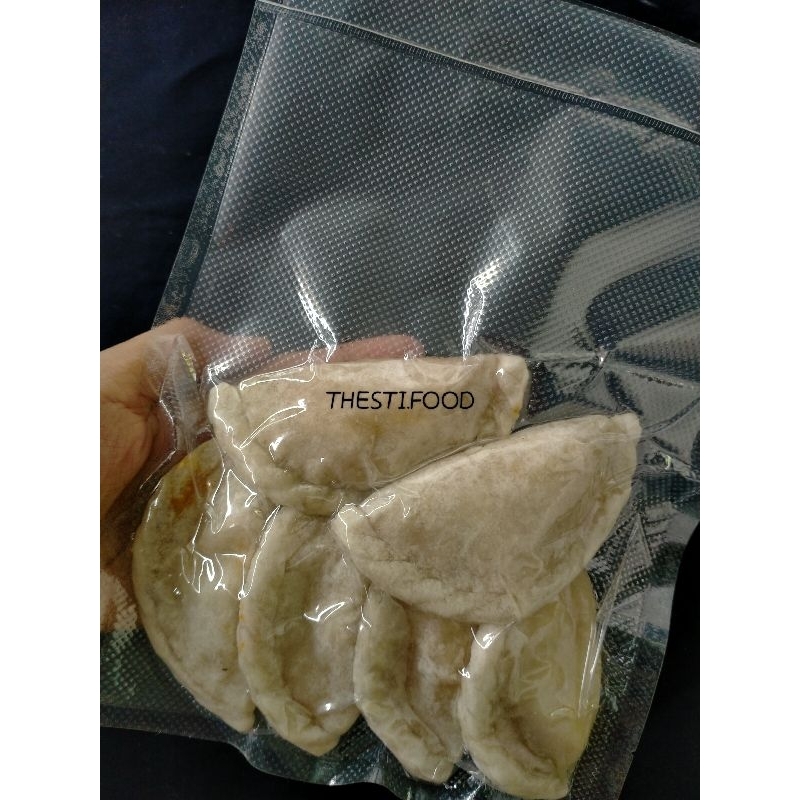 

Cireng Isi Ayam Pedas 6 pcs ukuran sedang