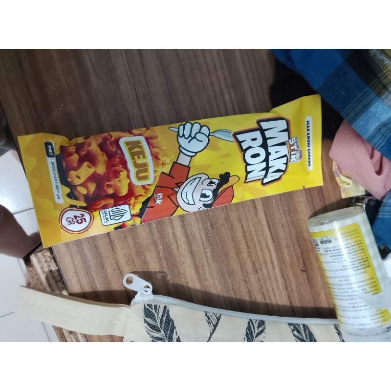 

Cemilan viral snack stik