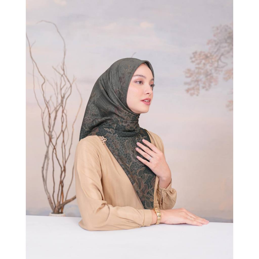 Heaven Lights Arsya Scarf & Hazel Scarf