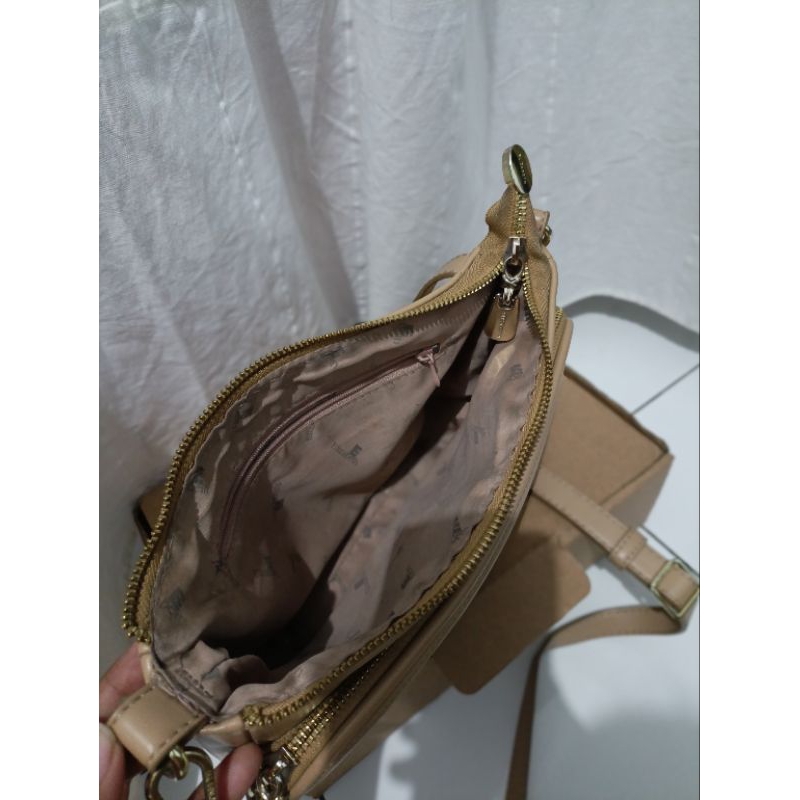 Tas selempang Elizabeth