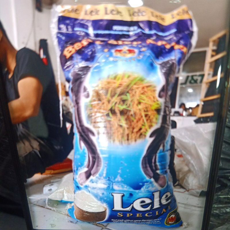 

Beras merek Rojolele special 20kg-free ongkir