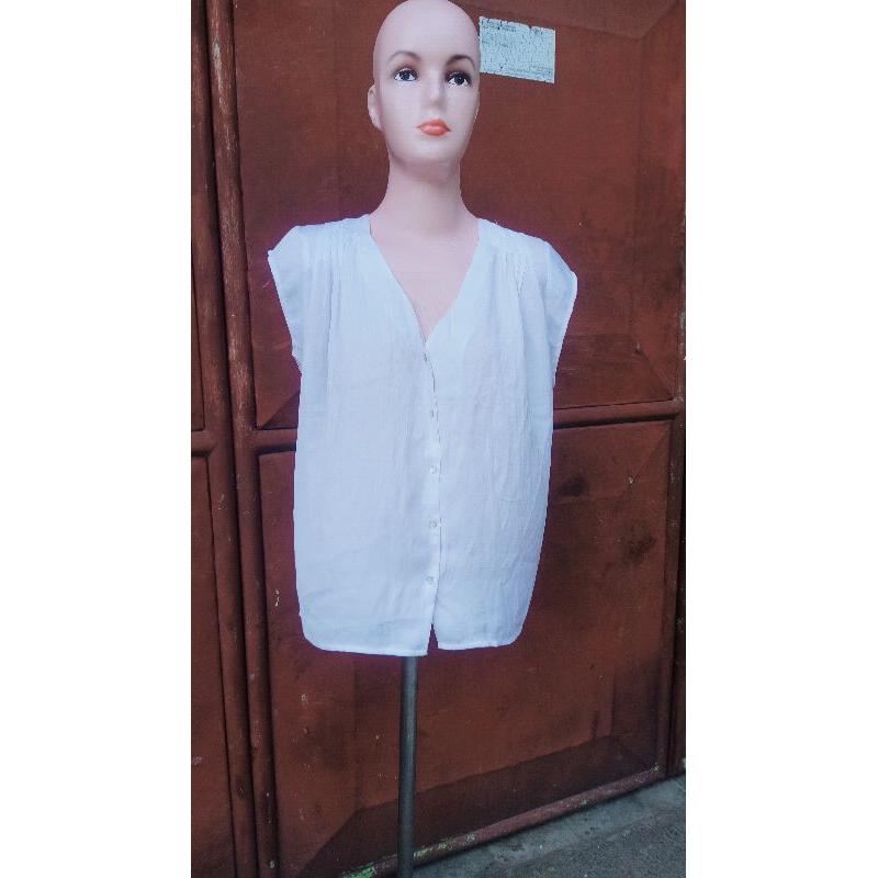 kemeja putih branded