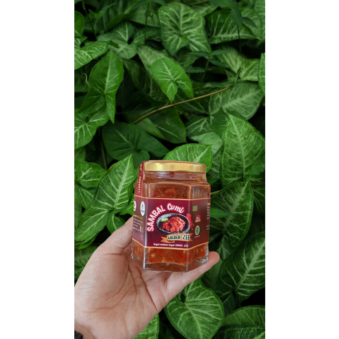 

Sambal cumi premium Ummi Zee