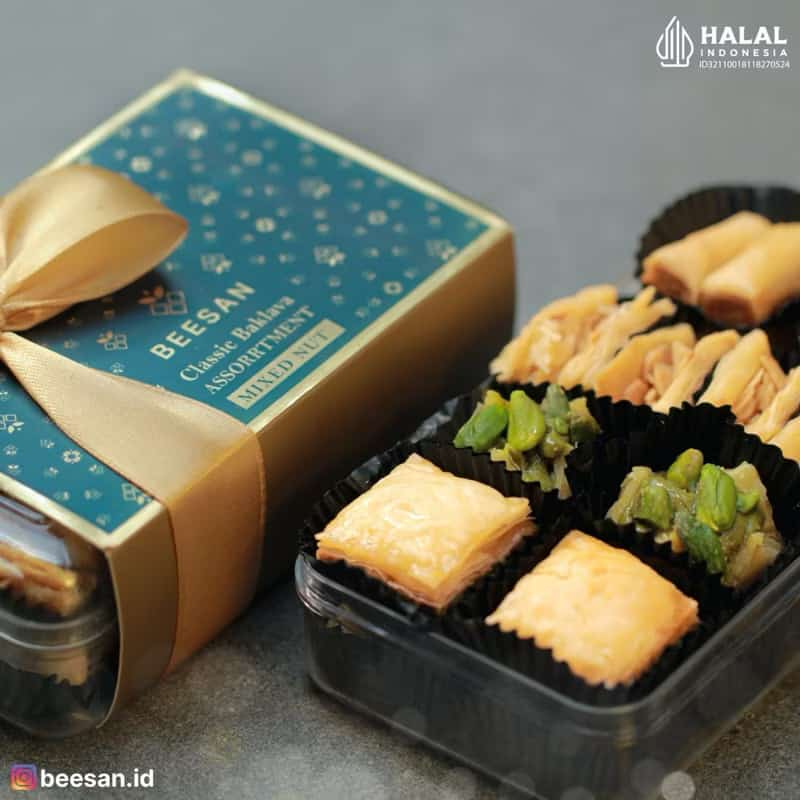 

Beesan Baklava Premium Excellence | Baklava Classic Premium | Hampers Baklava | Beesan Baklava | Hampers Lebaran | Baklava Hampers Idul Fitri
