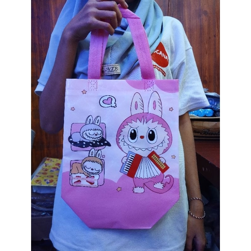 

Goodie Bag Labubu