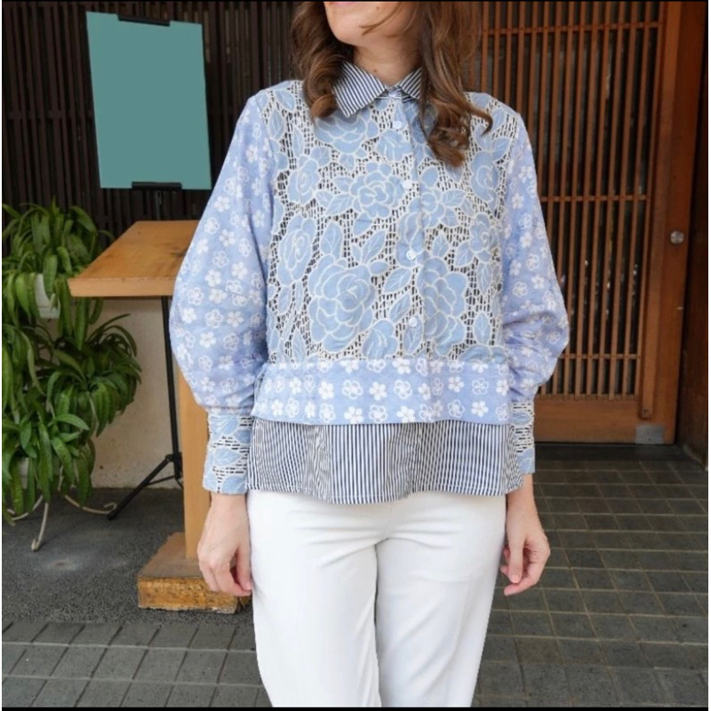 Preloved - Sovinska batik blouse