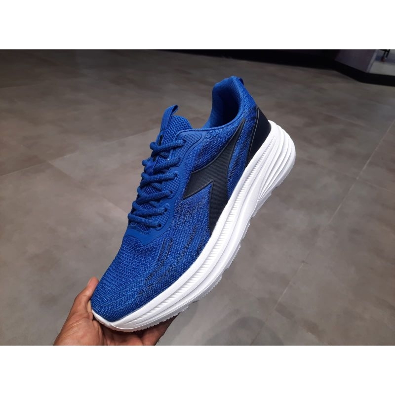 sepatu sport olahraga pria sepatu joging cowok sepatu runing diadora asli warna biru navy hasting