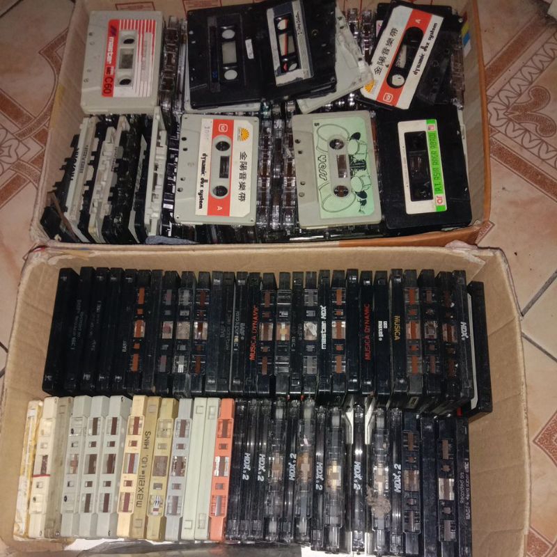 kaset pita rusak untuk dekorasi/hiasan (paket 16 kaset)