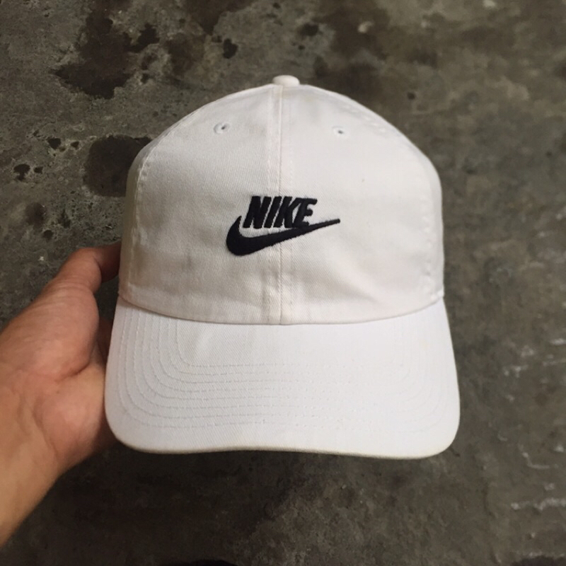 Topi Bekas Second Nike Putih