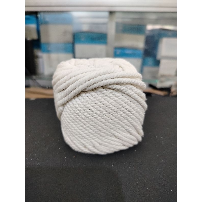 Tali macrame warna broken white
