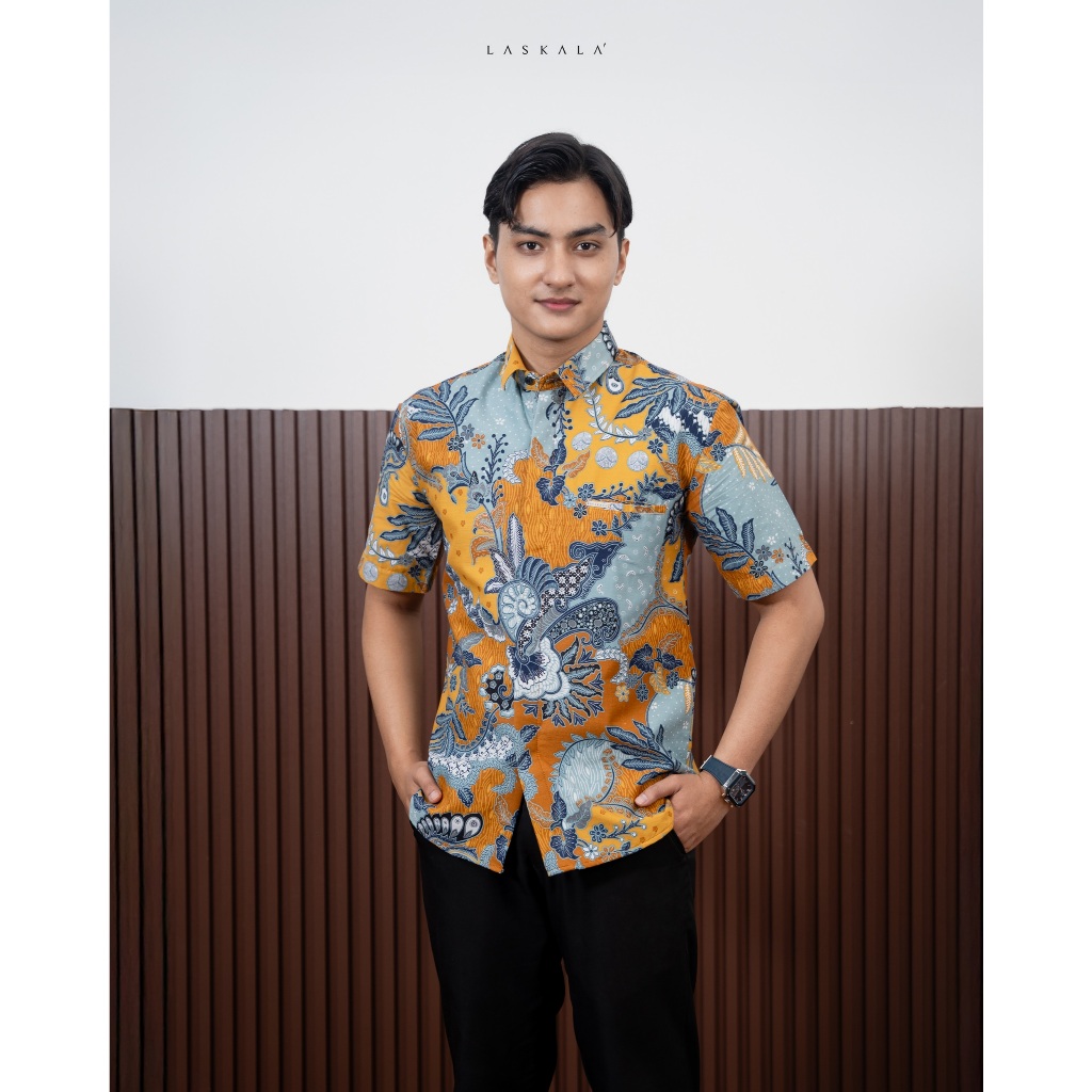 Laskala Batik Premium Sakuta Kemeja Batik Pria Slimfit Lengan Pendek