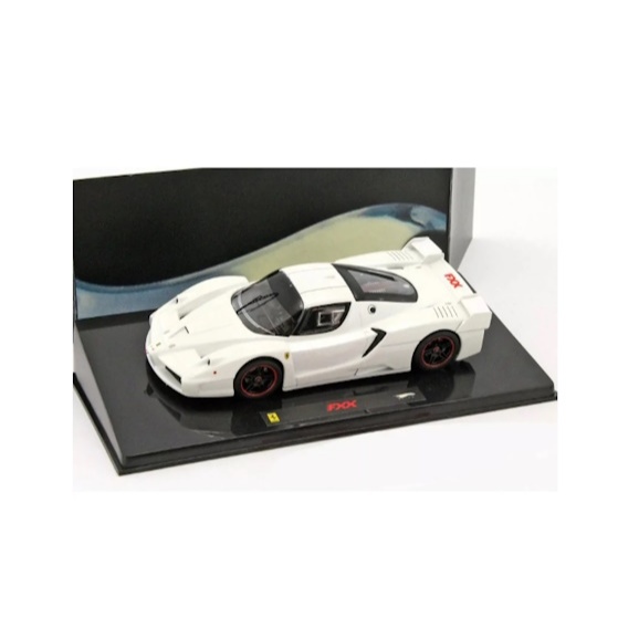 Hotwheels 1/43 Ferrari FXX 2006 Red Pearl White mica with black rims
