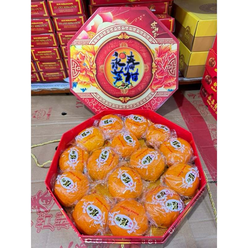 

JERUK HAMPERS SEGI DELAPAN JERUK PONKAM HDL JUMBO ISI 11 pcs JERUK PONKAM PREMIUM VIP MANIS HAMPERS ELEGAN MEWAH