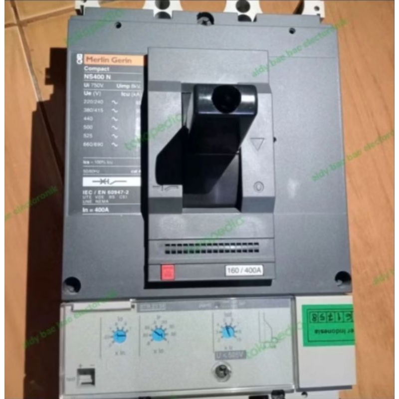 MCCB (BREAKER) NS 400A Merlin Gerin 3p