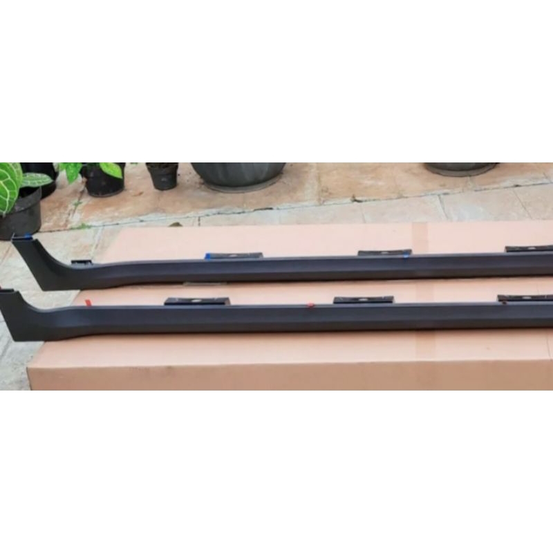 bodykit samping innova  venturer  facelift 2022