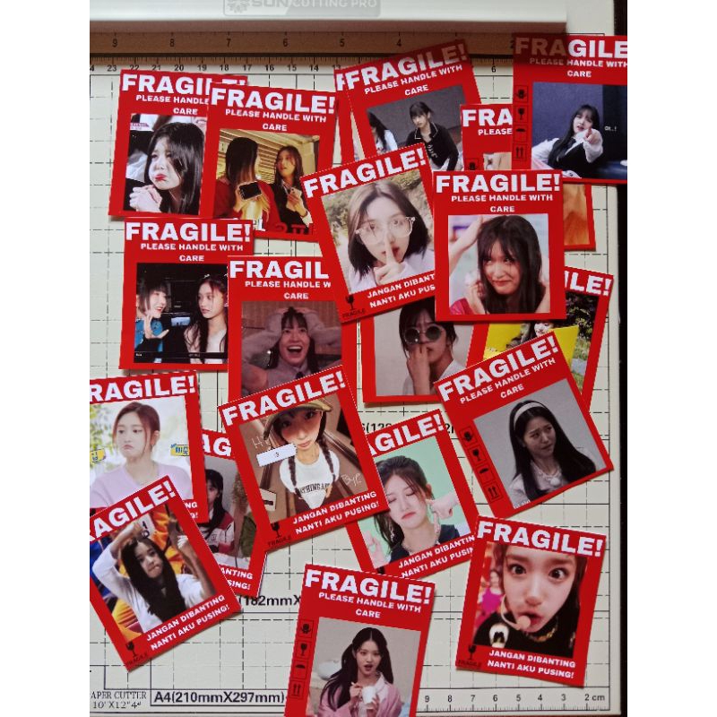 

[isi 48] PAKET HEMAT FRAGILE KPOP/ FRAGILE MEME/ STIKER FRAGILE CUSTOM 6x7 cm