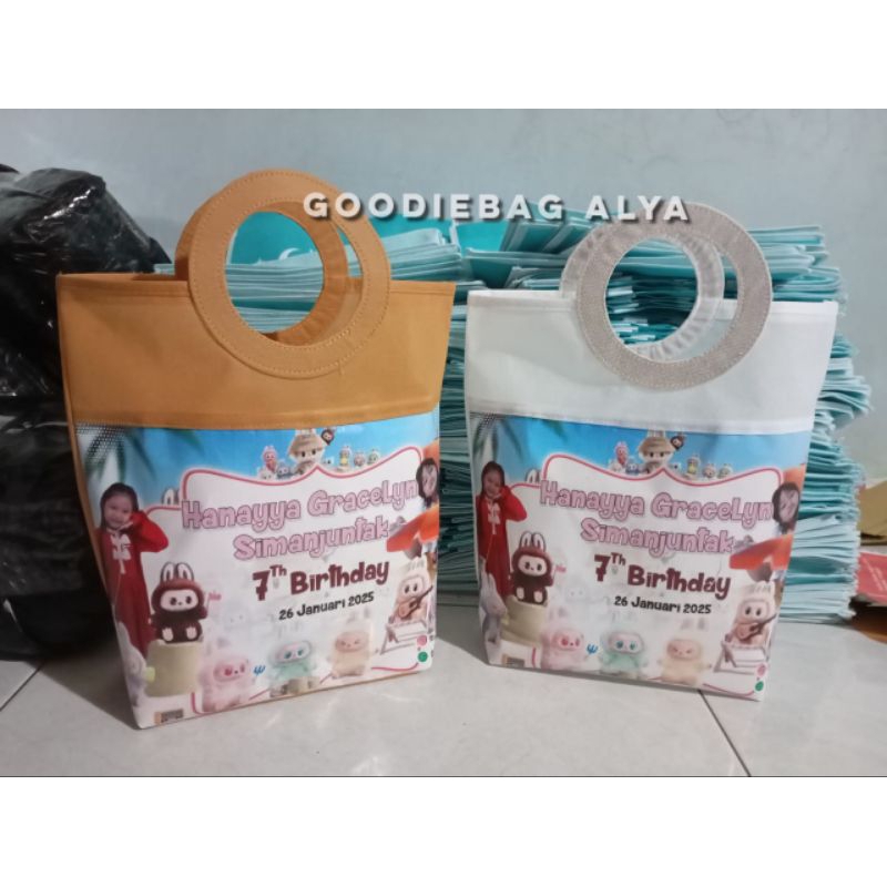 

Tas souvenir ultah pegangan bulat custom