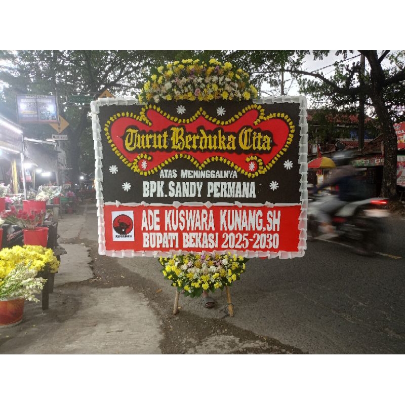 bunga papan besar | Papan Bunga Duka Cita bekasi | karangan bunga duka cita cikarang | toko bunga be