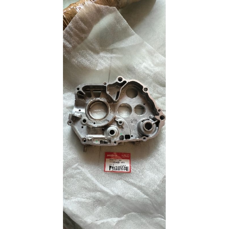 CRANKCASE KRENGKES  KANAN BAK MESIN TENGAH SUPRA X FIT LAMA FIT NEW REVO ORIGINAL