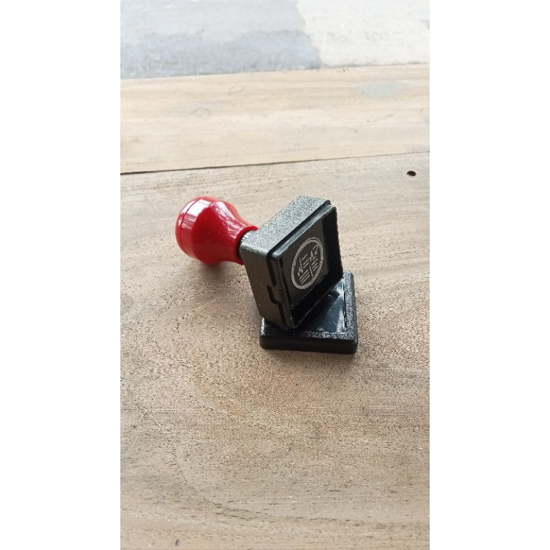 

Stampel Flash ukuran 2mm persegi