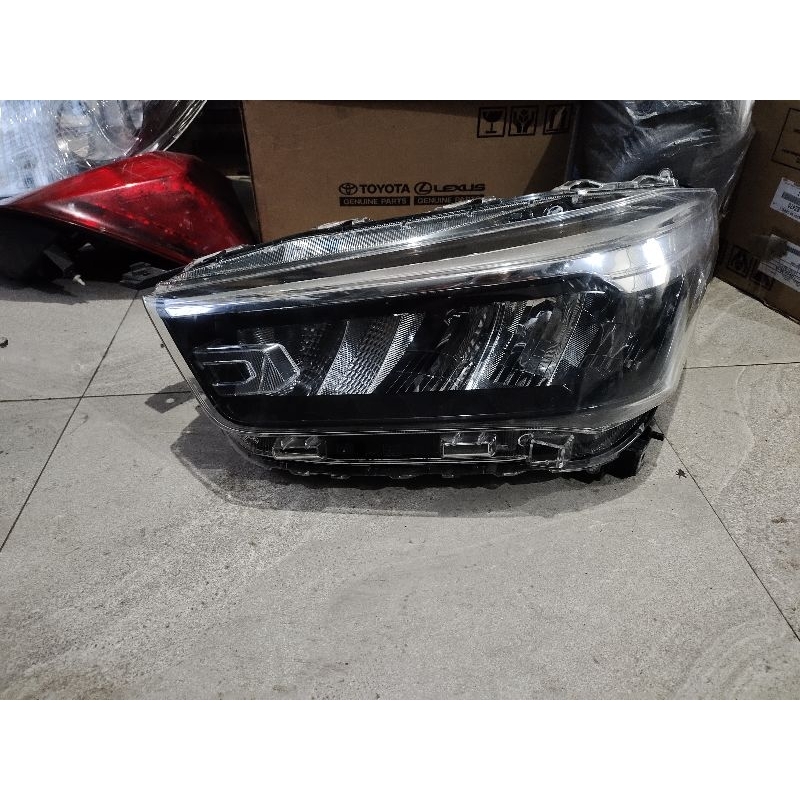 headlamp Daihatsu rocky 2020