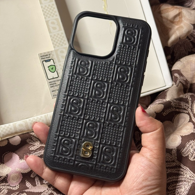 PRELOVED CASING BUTTONSCARVES PLAID PHONE CASE IPHONE 15 PRO MAX BLACK BEKAS SECOND BALIKPAPAN SAMAR