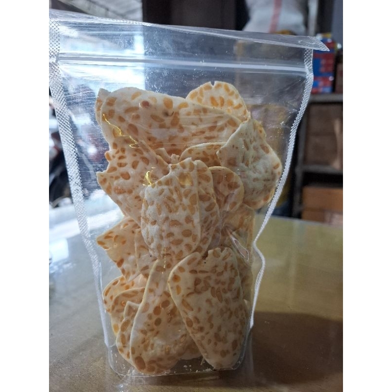 

KERIPIK TEMPE KUALITAS PREMIUM 100 GRAM/TEMPE TIPIS GARING