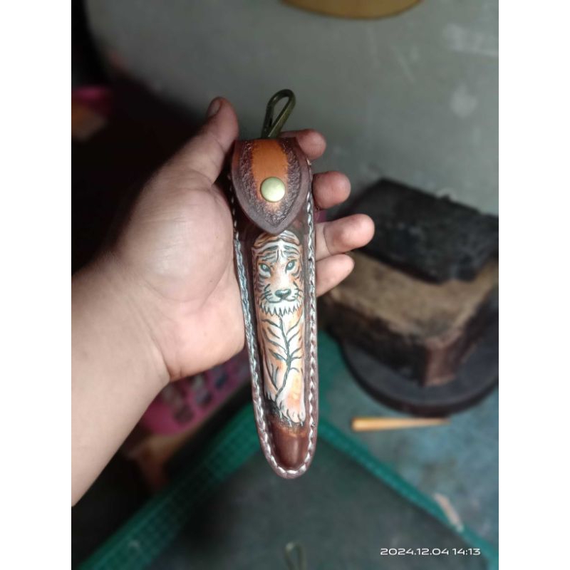 SARUNG PIPA UKIR MACAN PUCUKAN UK 14CM X 4,5CM