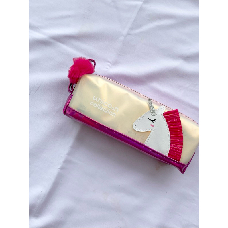 

TEMPAT PENSIL HOLOGRAM UNICORN