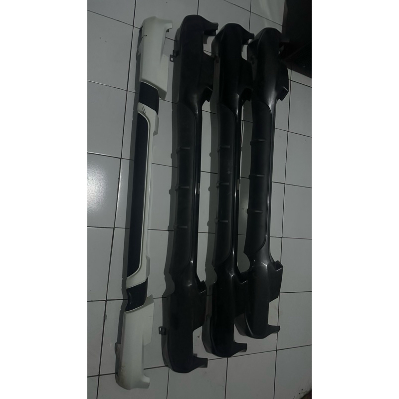 bodykit belakang agya ayla 1,2 cc