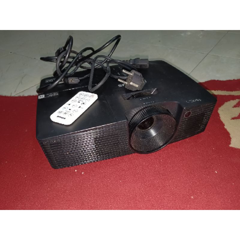 Proyektor infocus p109