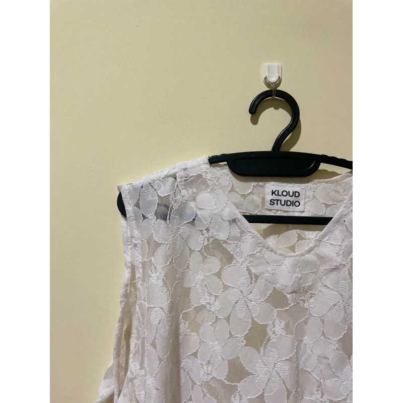 Outer brokat kondangan putih