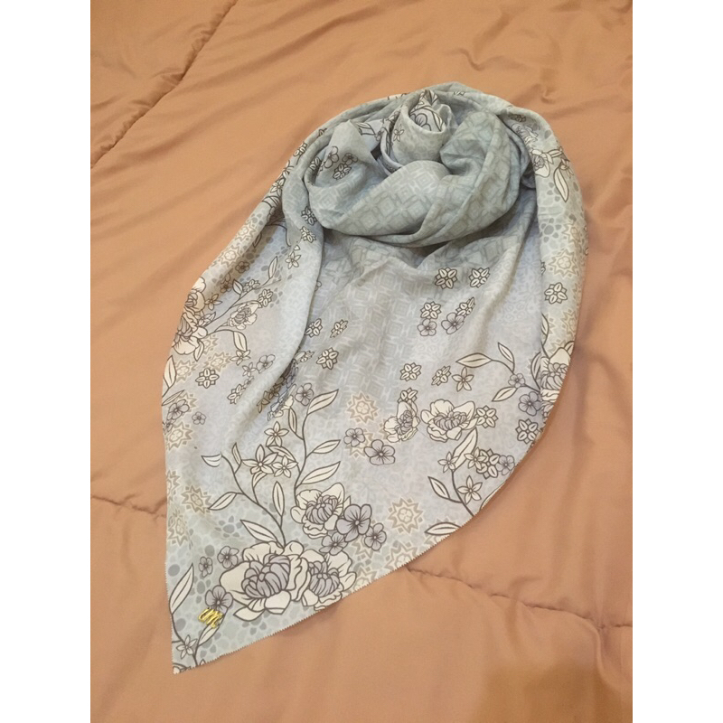 BARU Jilbab segi empat UMAMA OSAKA MOTIF LC biru muda