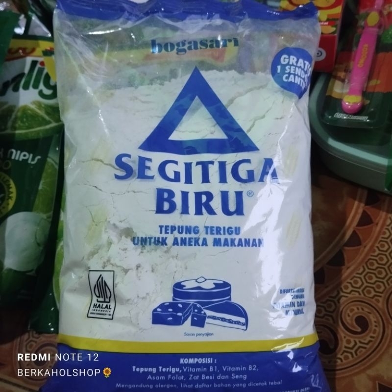 

TepungTerigu/SEGITIGAbiru1kg