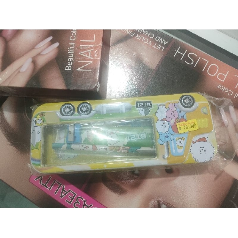 

BT21 kotak pensil