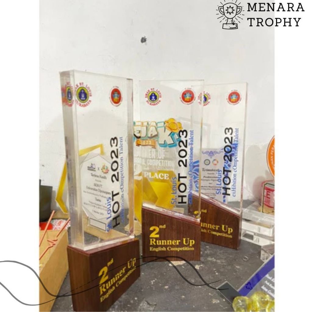 Plakat Akrilik Plakat Kayu Akrilik Custom Mewah Piala Duplikat Piala Kejuaraan Plakat Kayu Akrilik