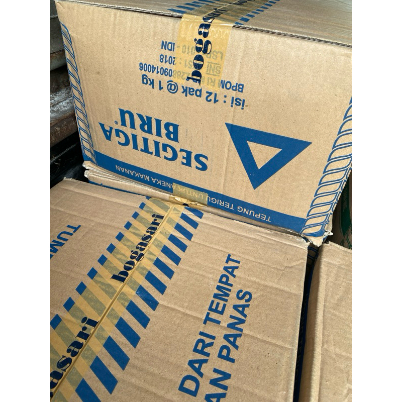 

TEPUNG SEGITIGA BIRU KEMASAN 1 Kg x 12 pak | 1 DUS