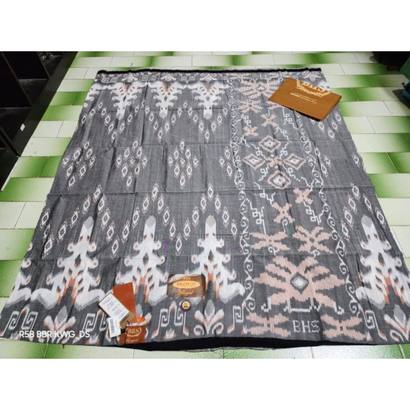 Sarung BHS Royal Kawung Bronze Sutra Mesres