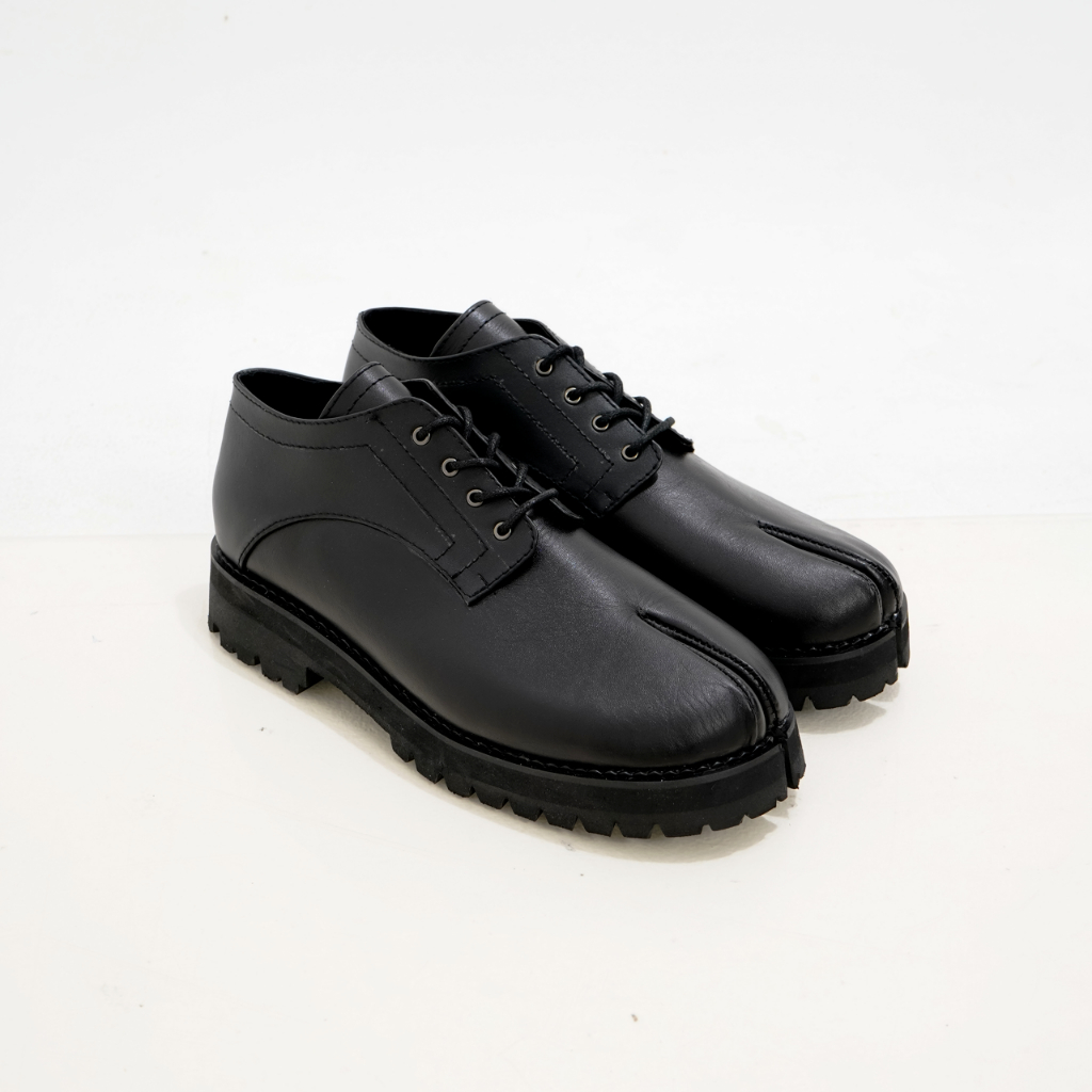 Derby Tabi Genuine Leather – Sepatu Tabi Kulit Asli Pria Premium Casual Formal