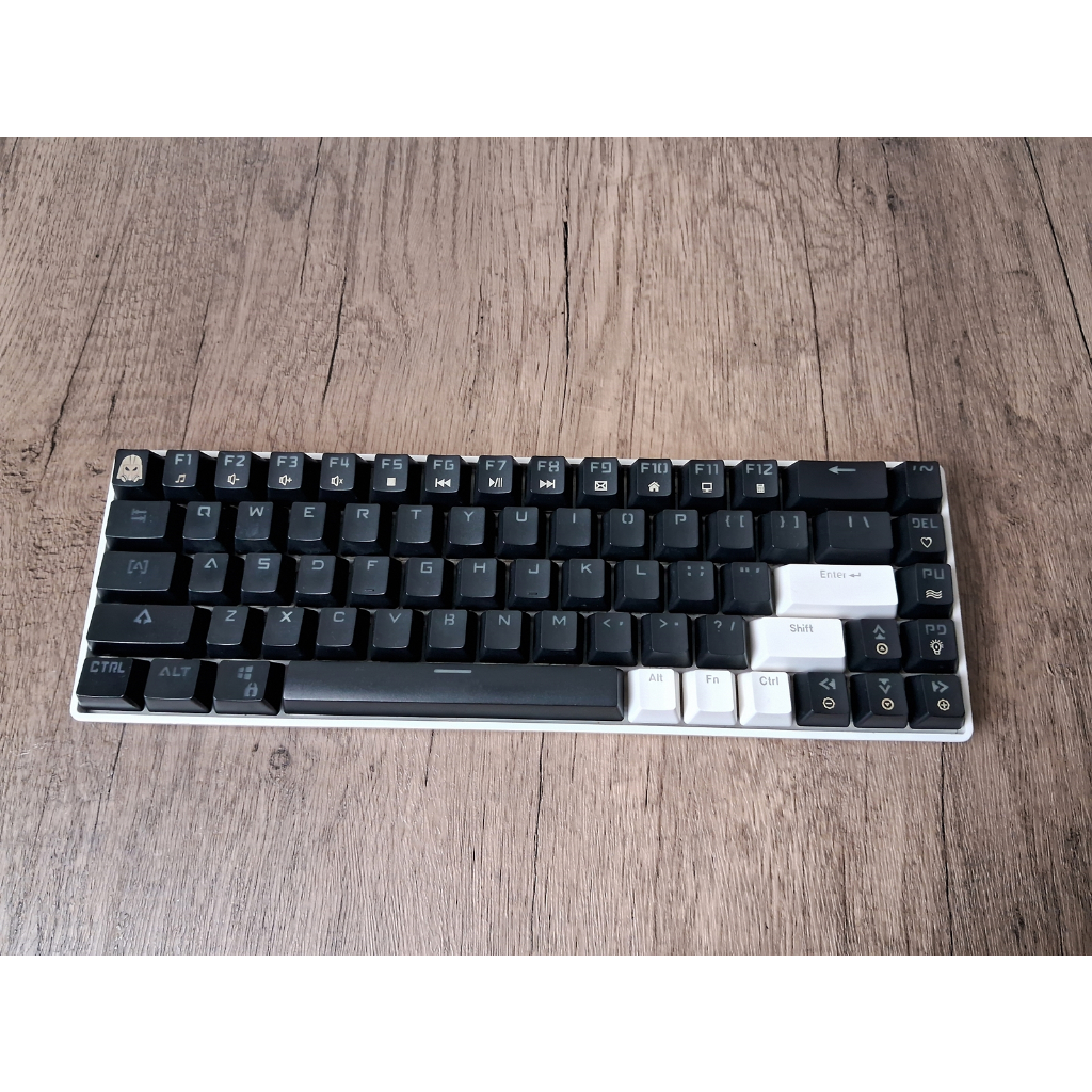 Keyboard mecanikal Paradox Gaming Ghost IBM68K