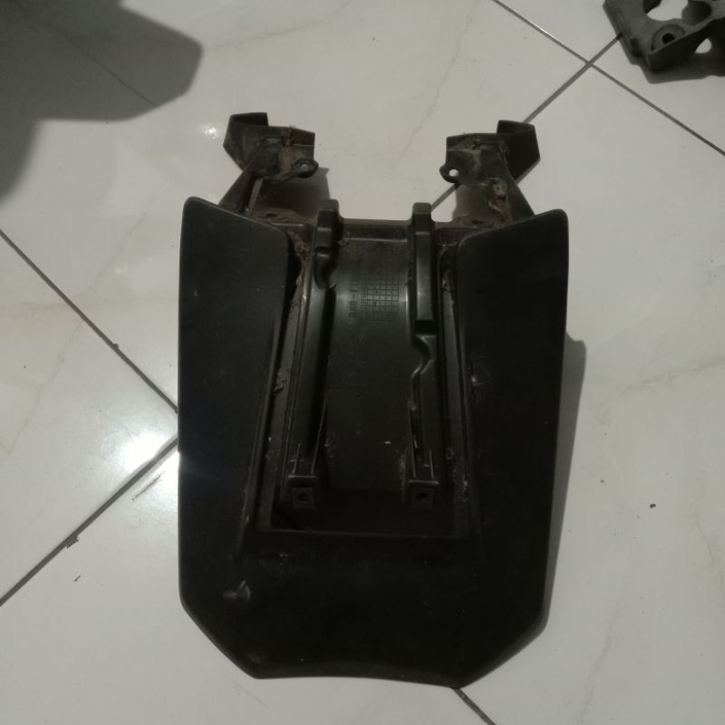 sambungan spakbor belakang vixion new